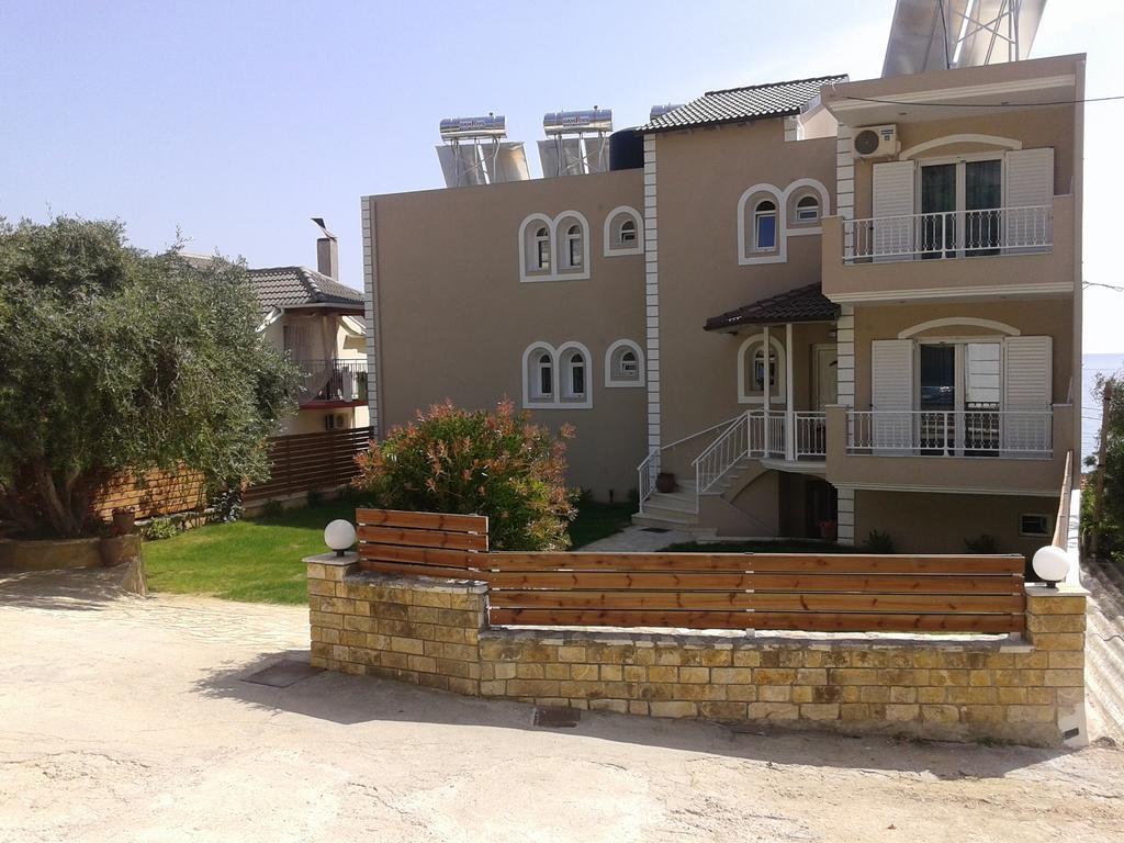פראליה וראחו Filanthi Apartments מראה חיצוני תמונה